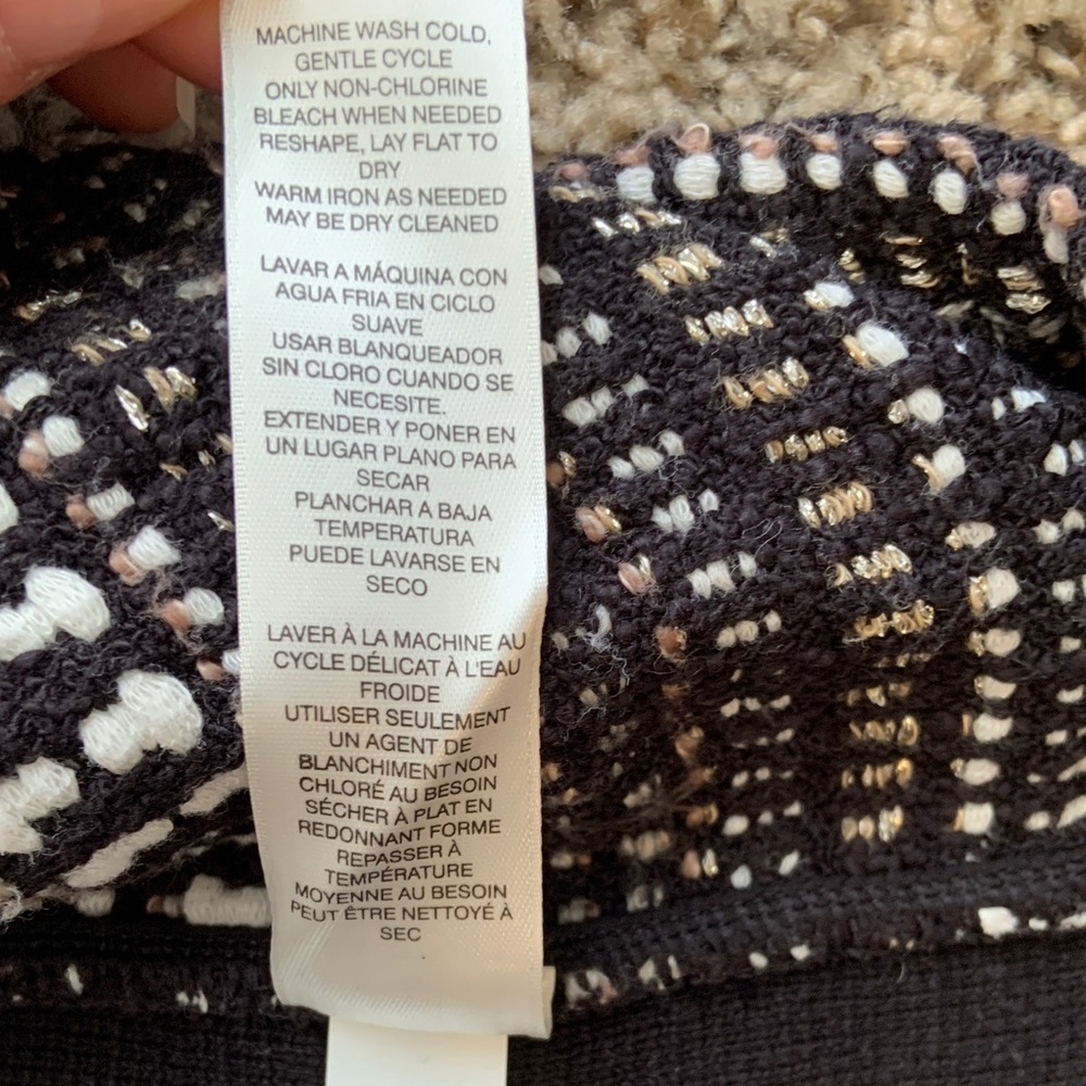 Black and White Patterned Cardigan Chico’s size 2 - Picture 10 of 10